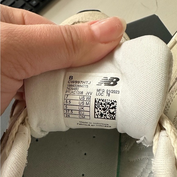 New Balance Women’s Shoes - Picture 4 of 10